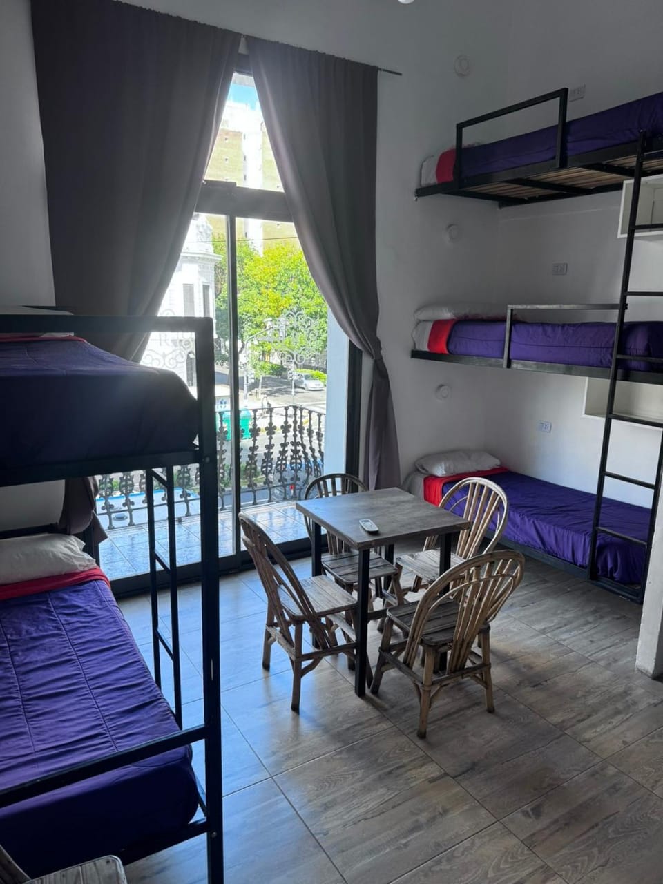 Real Ros Hostel Bed and Breakfast in Rosario