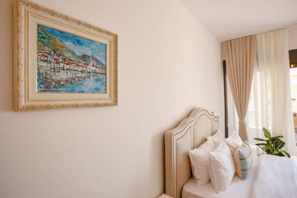 Delightful Studio Soho City Apartment in Montenegro