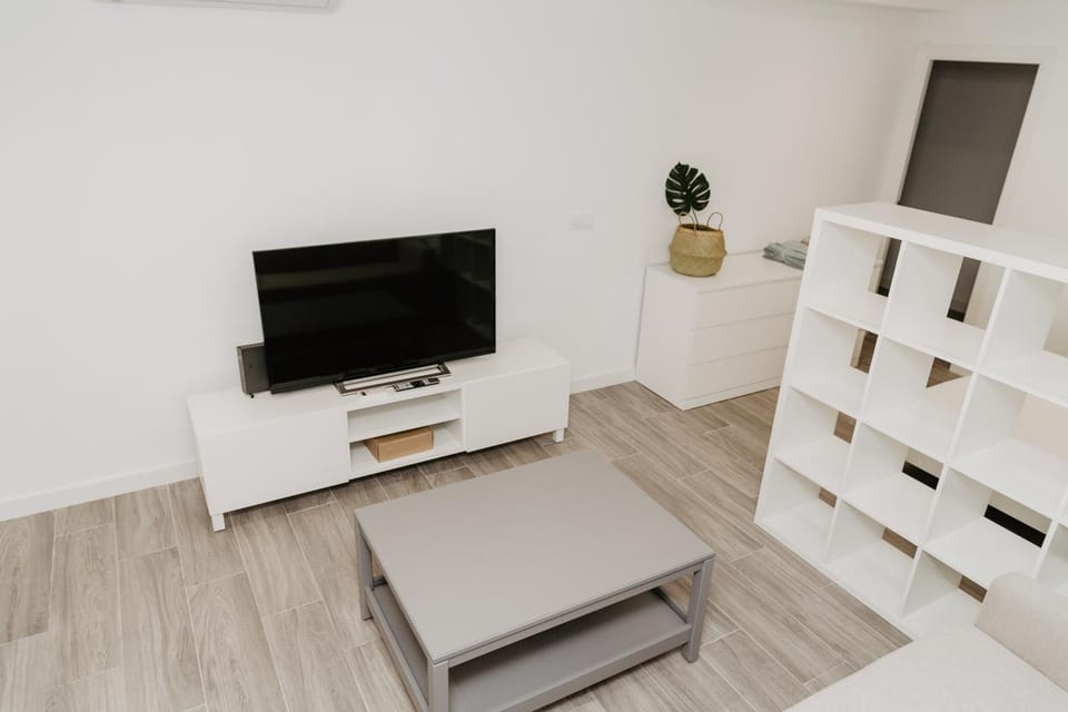 Communal lounge/ TV room, TV and multimedia, Living room