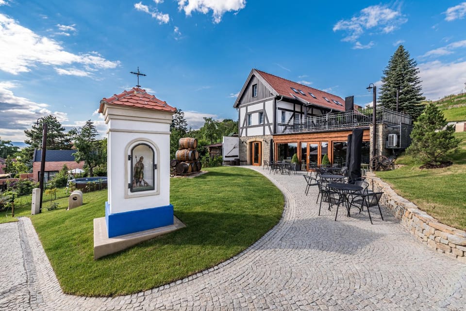 Apartmány Sklepy Mařatice Apartment hotel in South Moravian Region