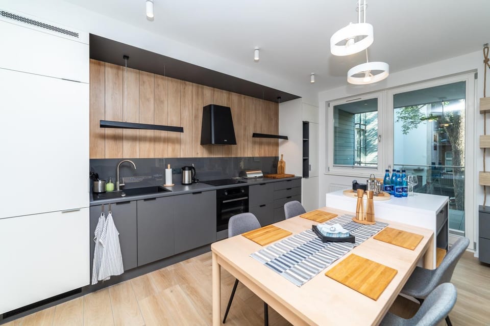 Kitchen or kitchenette, Dining area, dishwasher, pet friendly, stove