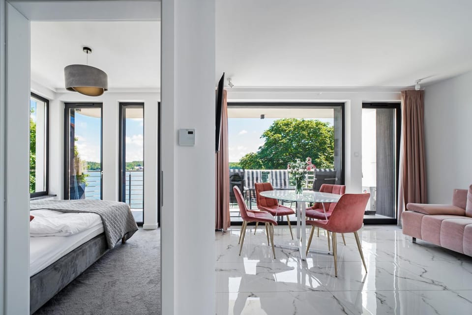 Bed, Living room, Dining area, Bedroom