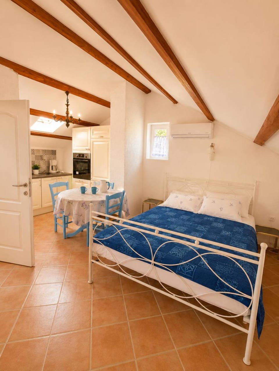 Studio Apartman Blue Sky Apartment in Lika-Senj County