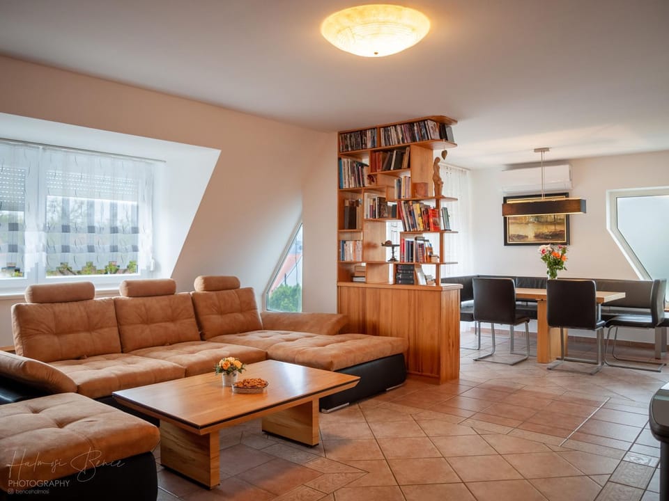 Moai Home Apartman Sárvár Apartment in Hungary