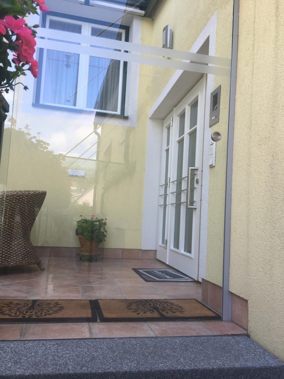 Facade/entrance