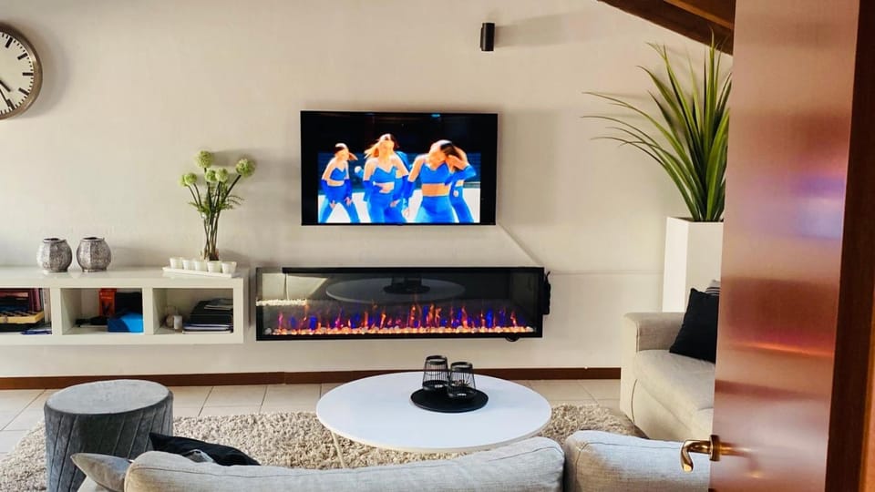 Communal lounge/ TV room, TV and multimedia, Evening entertainment, flat iron