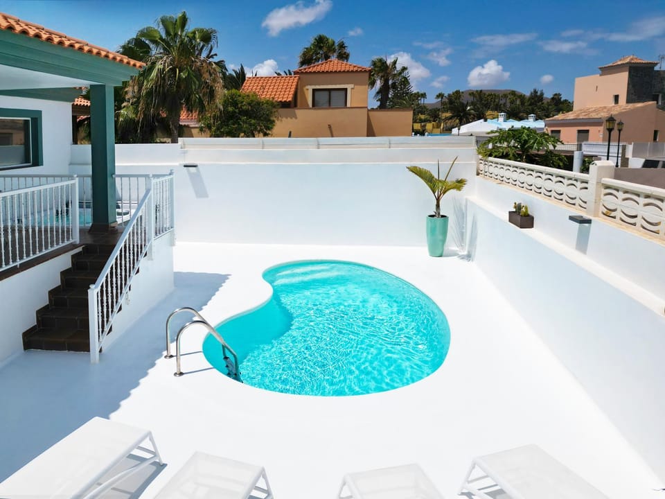 Property building, Balcony/Terrace
