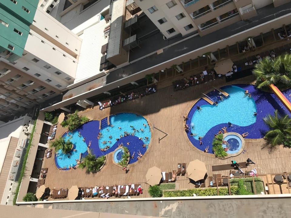 Hospedagem ao lado Thermas dos Laranjais no Enjoy Olímpia Park Resort para famílias Apartment in Olímpia