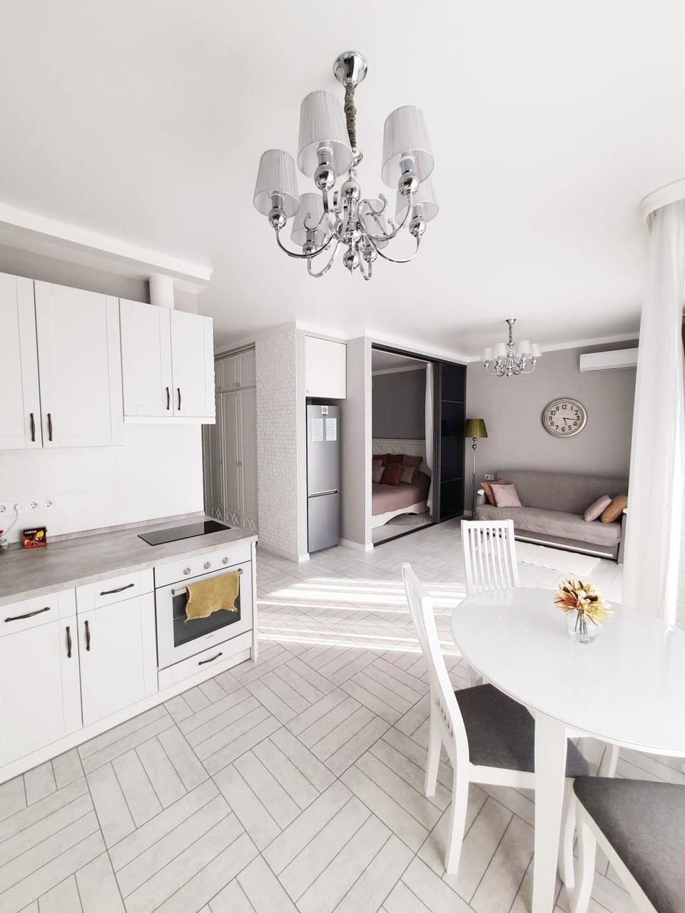 Kitchen or kitchenette, Living room, Photo of the whole room, Seating area, Dining area
