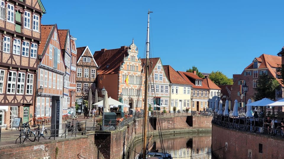 Nearby landmark, Neighbourhood, Landmark view, Street view, Location