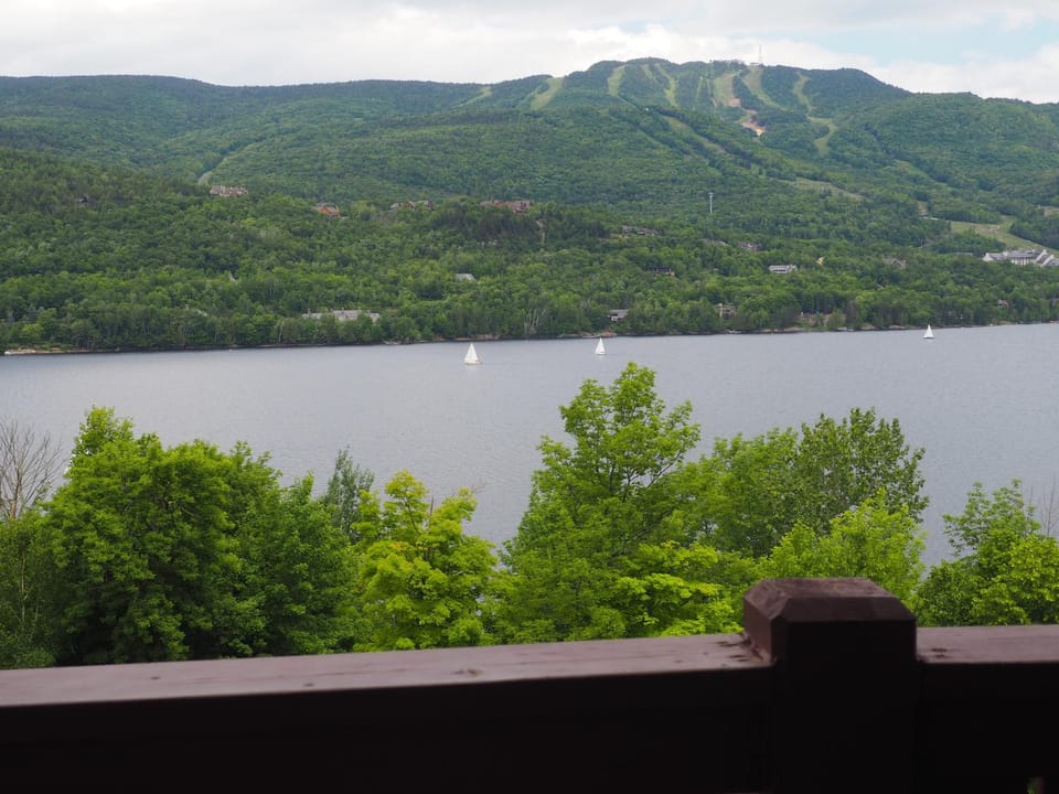 Balcony/Terrace, Lake view, Mountain view