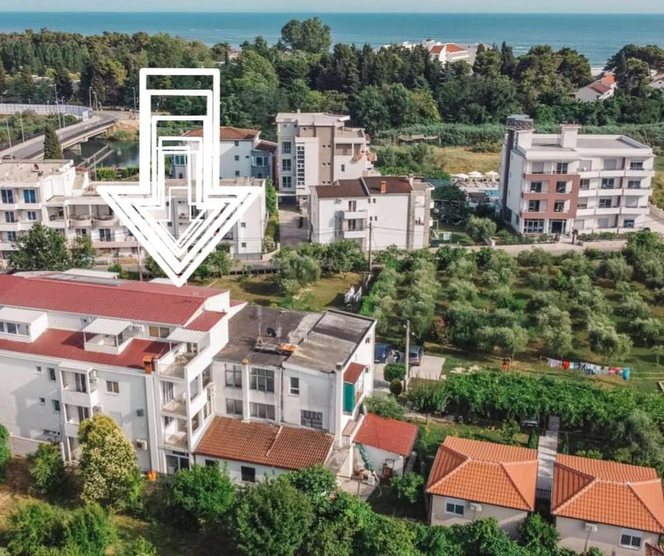 Property building, Day, Neighbourhood, Bird's eye view, Summer, Beach, On site, Area and facilities