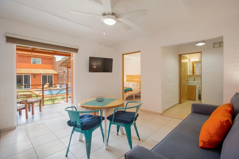 Living room, Dining area
