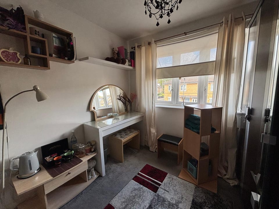 Cosy room in London Wembley Vacation rental in London Borough of Ealing