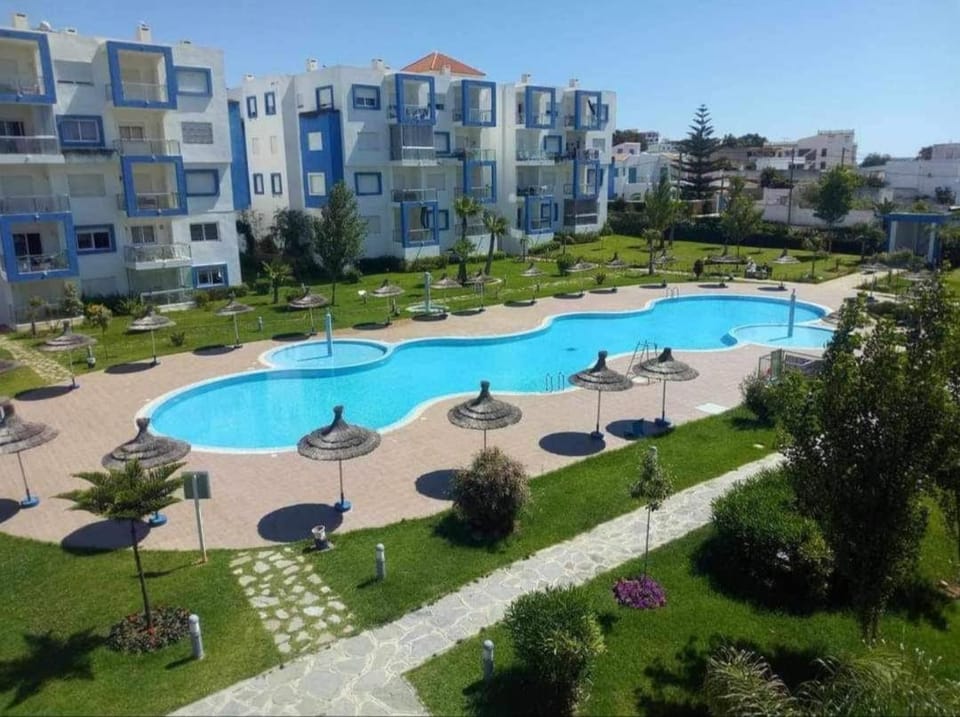 Property building, Spring, Natural landscape, Garden, Garden view, Pool view, Swimming pool, Location