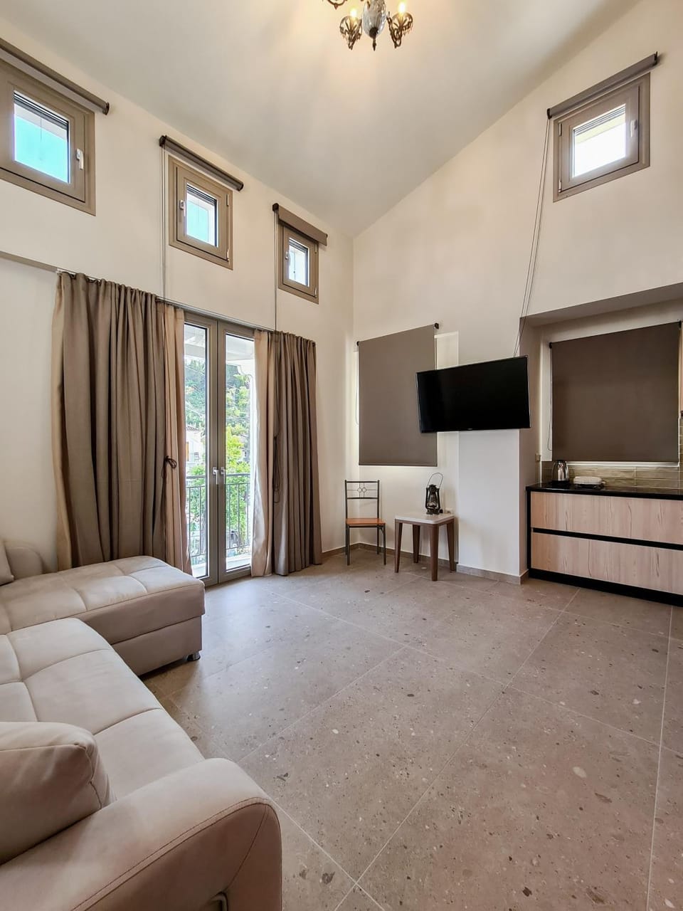 Communal lounge/ TV room, TV and multimedia, Living room, Seating area