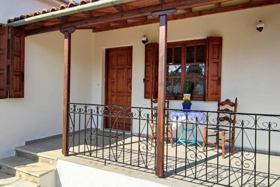 Facade/entrance, Balcony/Terrace