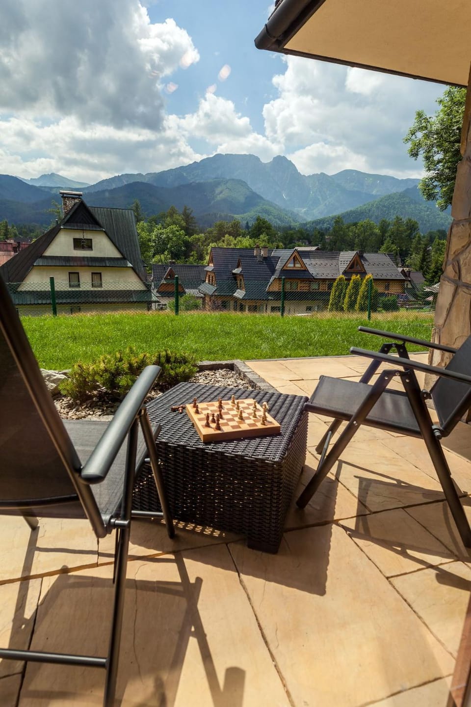 Balcony/Terrace, Mountain view