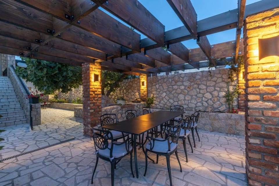 Balcony/Terrace, Dining area