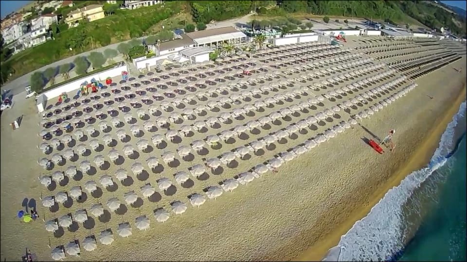 Restaurant/places to eat, Bird's eye view, Beach, Sea view