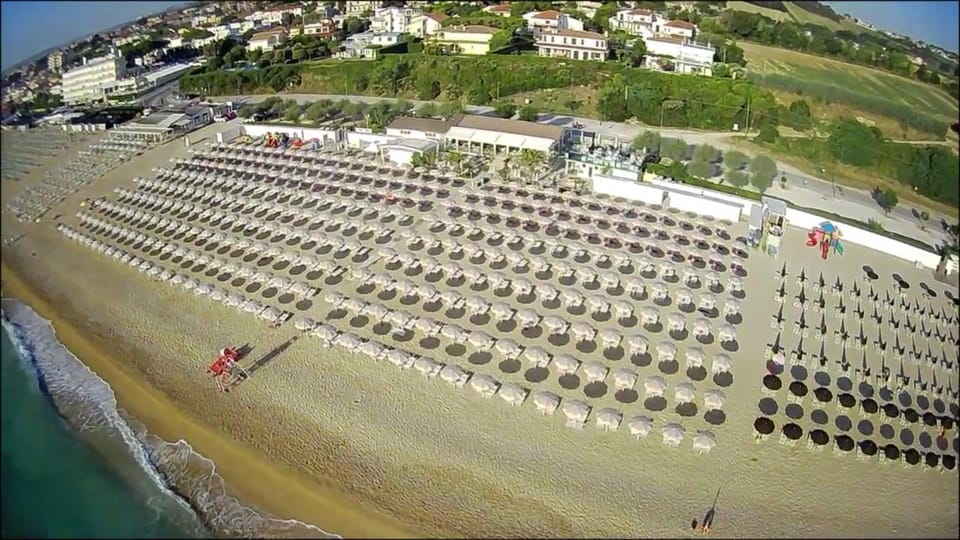 Restaurant/places to eat, Bird's eye view, Beach, Sea view