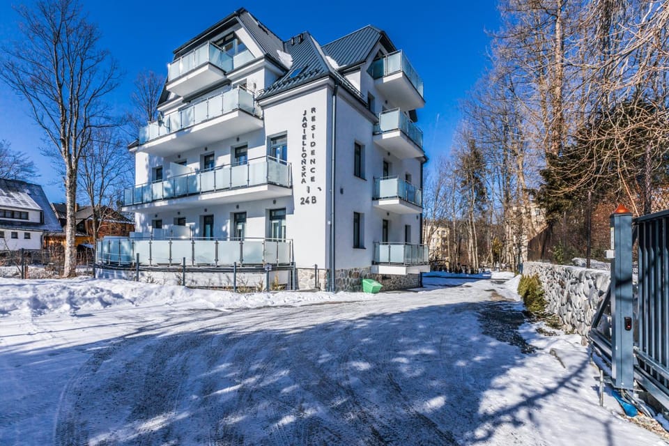 Property building, Winter