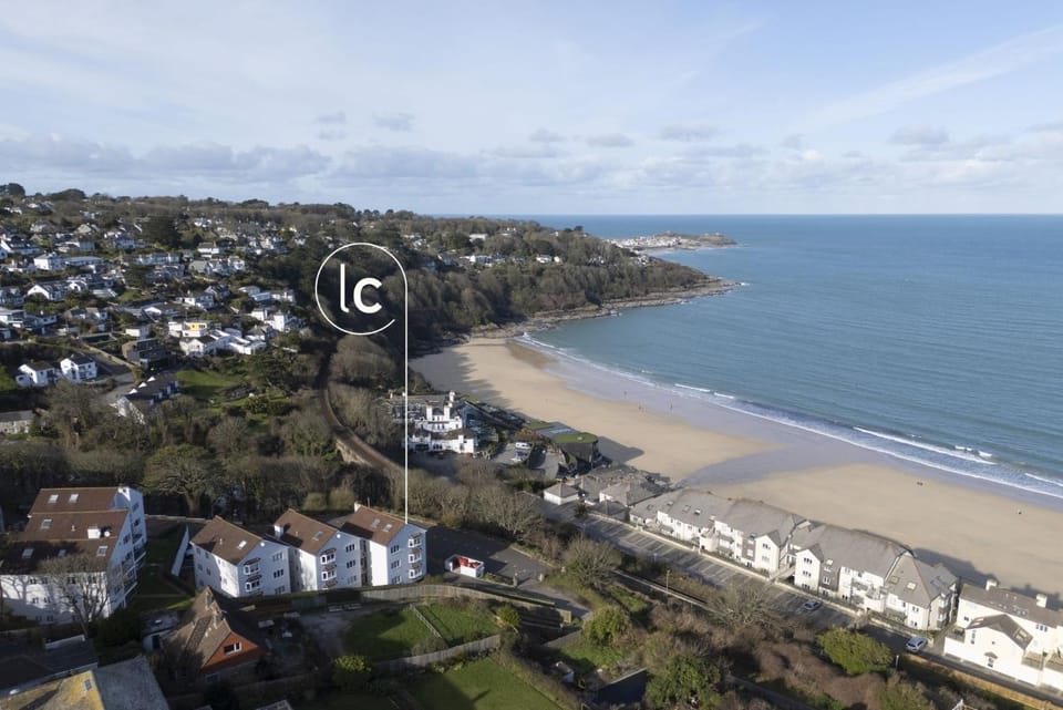 Property building, Bird's eye view, Beach, Sea view