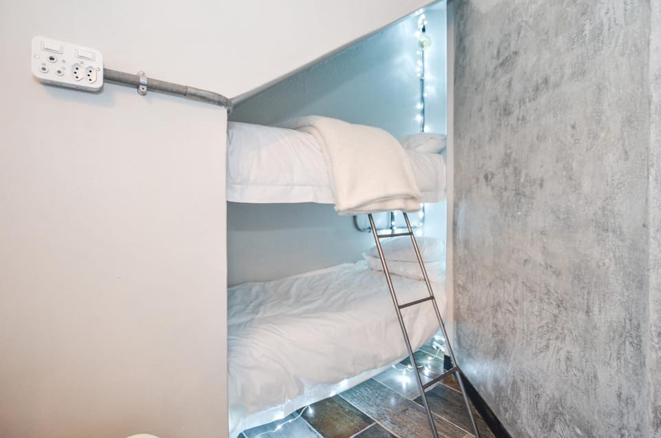 bunk bed