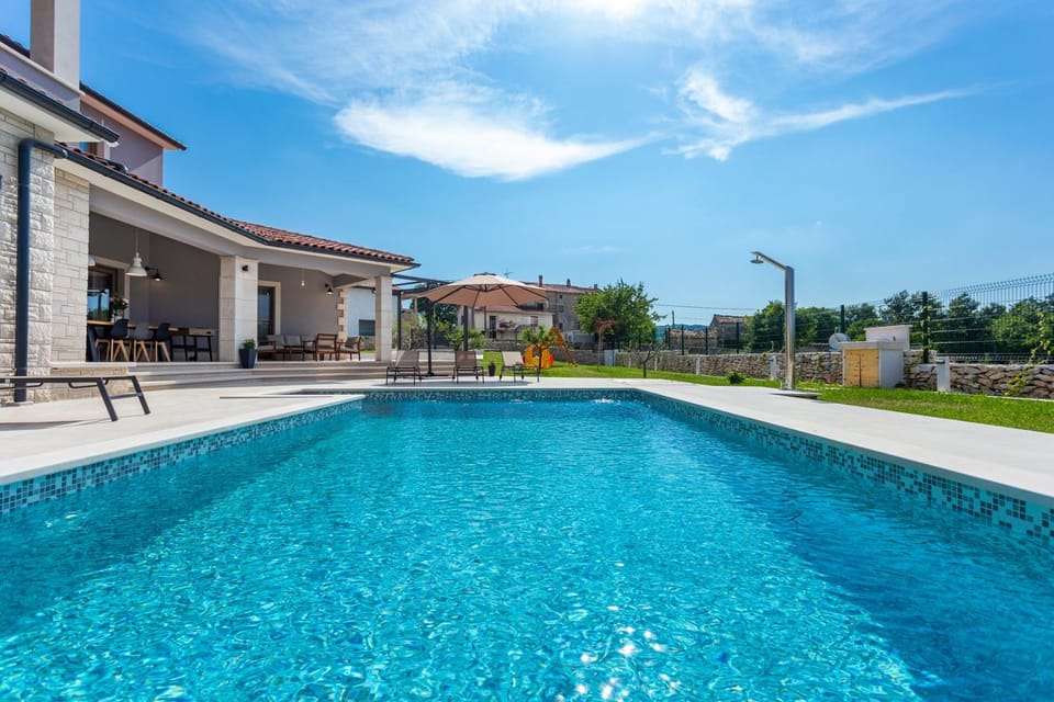 Amazing design villa Aeris with private pool, high level of privacy - WiiBuk Villa in Istria County