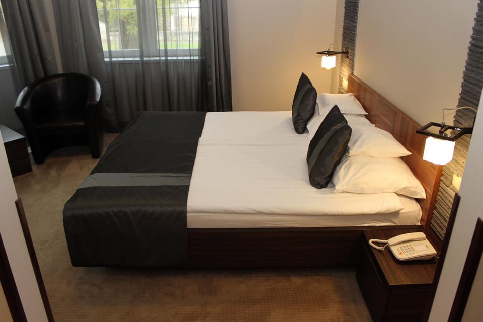 Day, Photo of the whole room