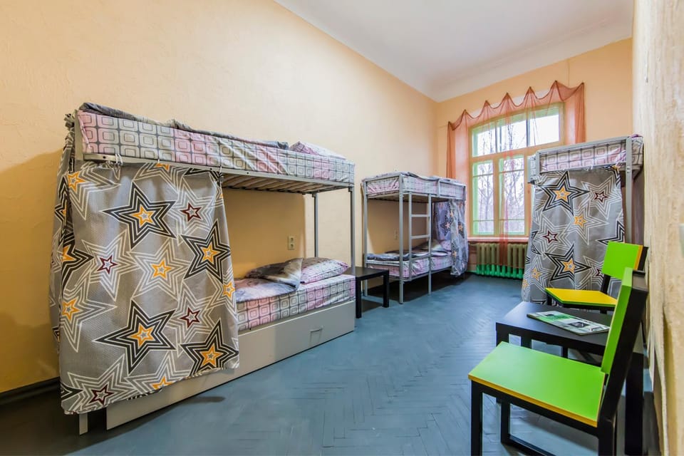 Photo of the whole room, bunk bed