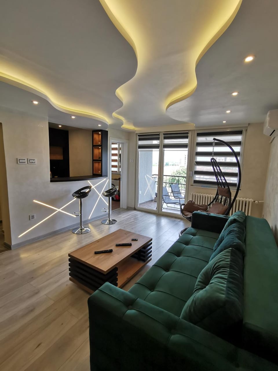 Brend new luxurious apartment in downtown with free parking Apartment in Novi Sad