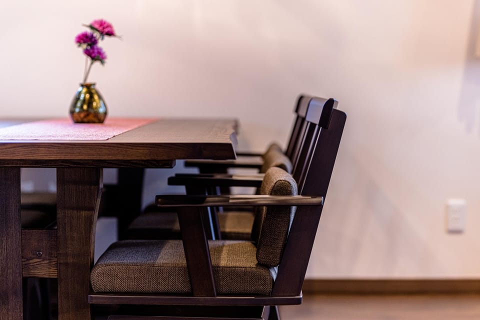Seating area, Dining area