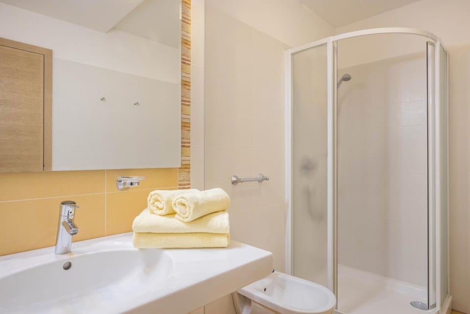 Bathroom, Living room