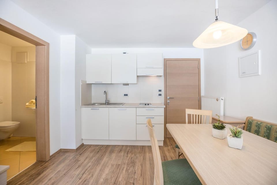 Property building, Kitchen or kitchenette, Living room