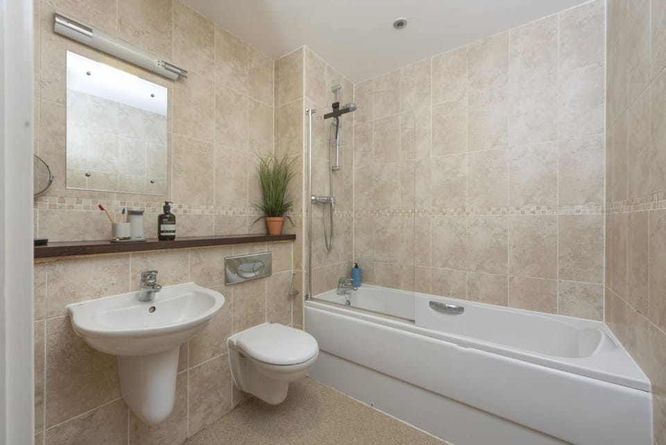 Shower, Toilet, Bathroom, Bath