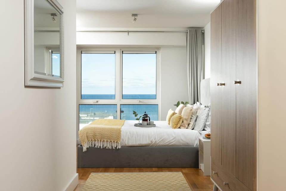 Bed, Bedroom, Sea view, wardrobe