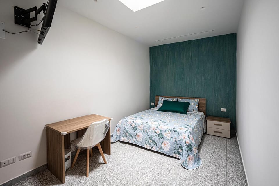 Bedroom, Inner courtyard view