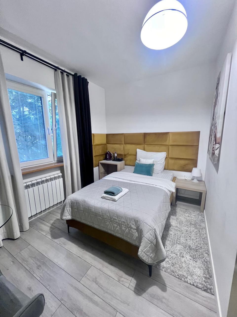 Bed, Photo of the whole room