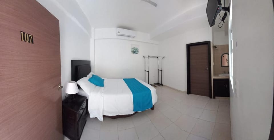 Bed, TV and multimedia, air conditioner