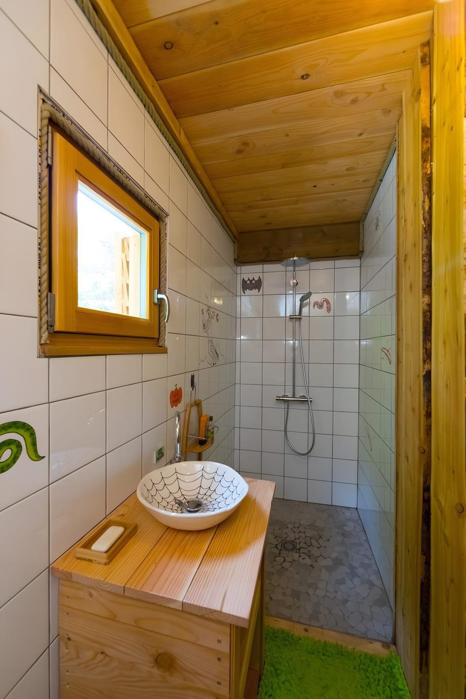 Bathroom, Living room