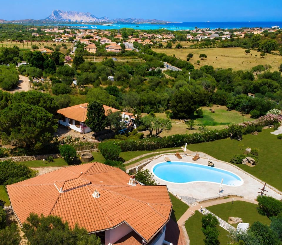Villa Luna Rossa con piscina Villa in Sardinia