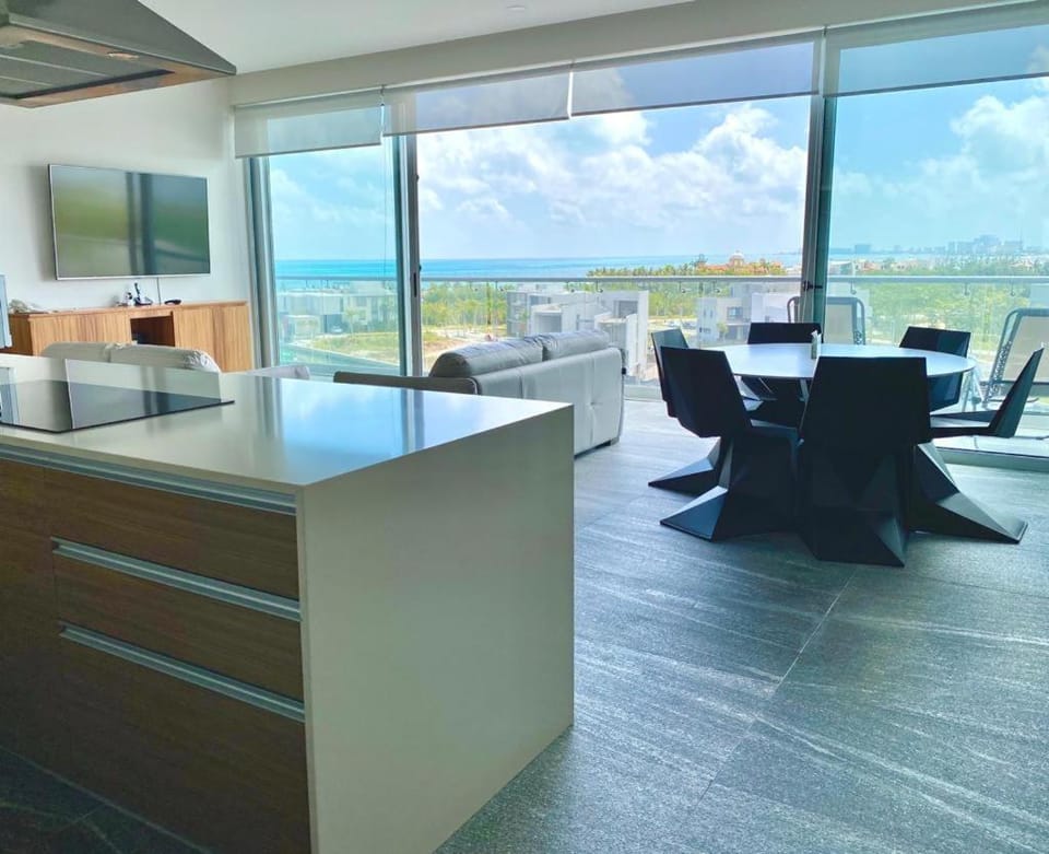 Living room, Dining area