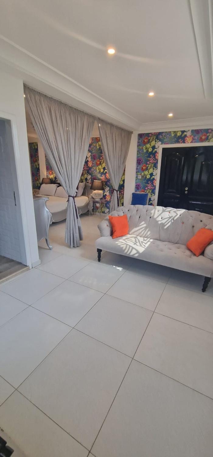 Greystone Mansion Apartment in Accra