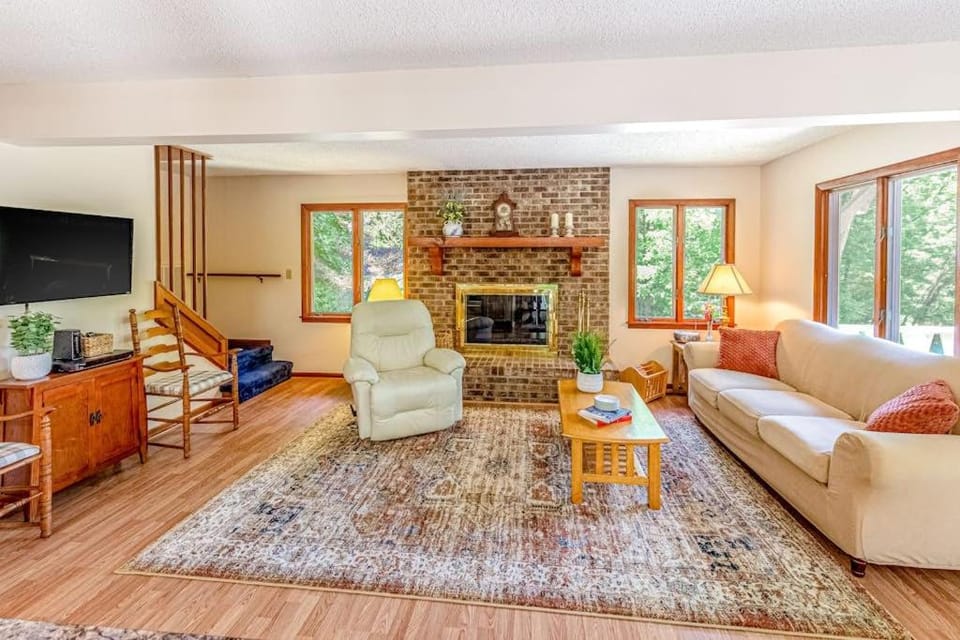 Grin and Bear It House in Qualla