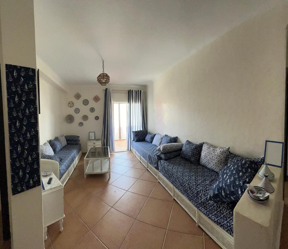 Living room, Photo of the whole room