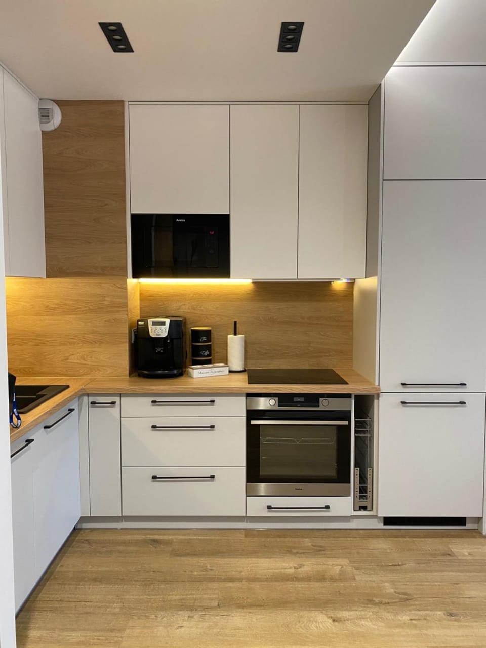 Family & Business Elegant Apartments Wspólna Centrum Downtown - 1 Bedroom, Terrace, Air Conditioning, Garage, NEW! Apartment in Poland