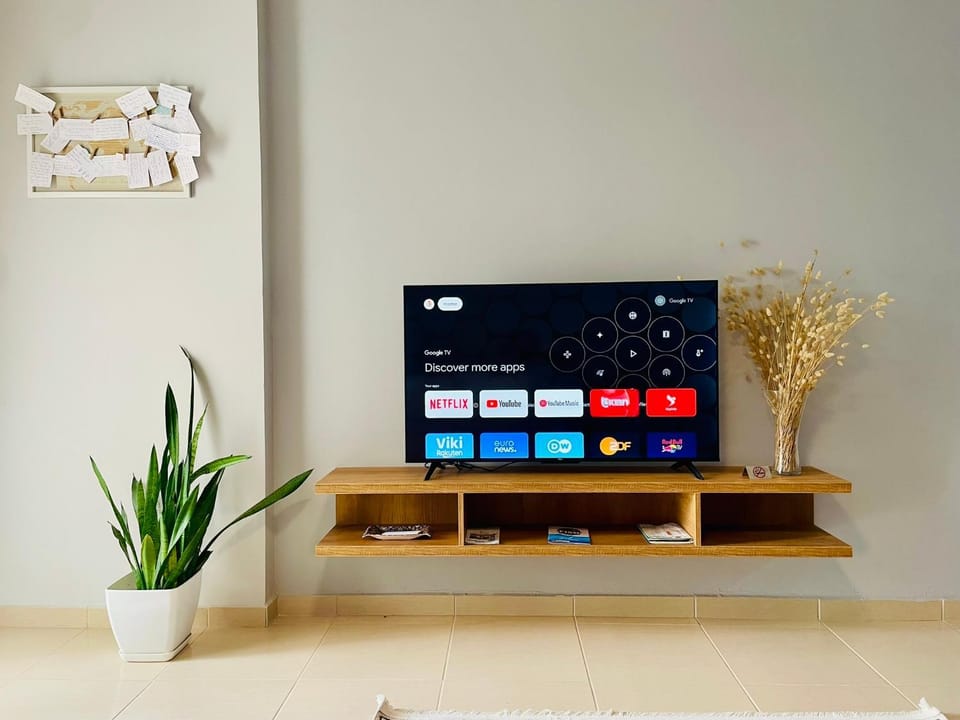 Communal lounge/ TV room, TV and multimedia, Evening entertainment
