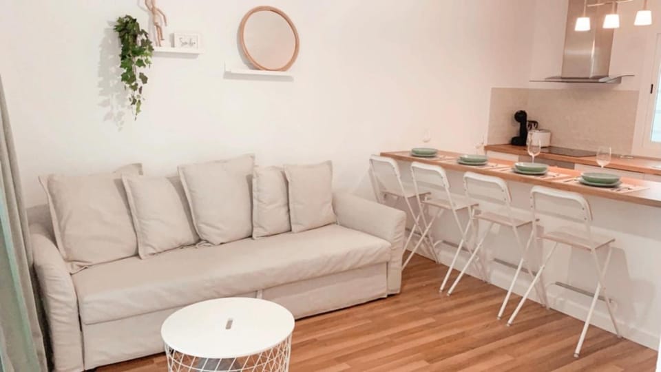Kitchen or kitchenette, Seating area