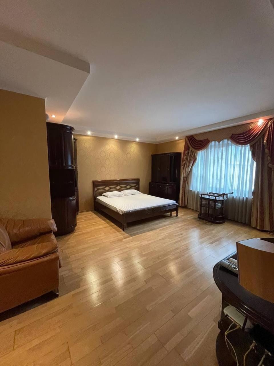 One bedroom Kreschatik Str 4 Apartment in Kiev City - Kyiv